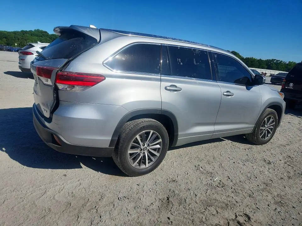 2018 TOYOTA HIGHLANDER XLE  