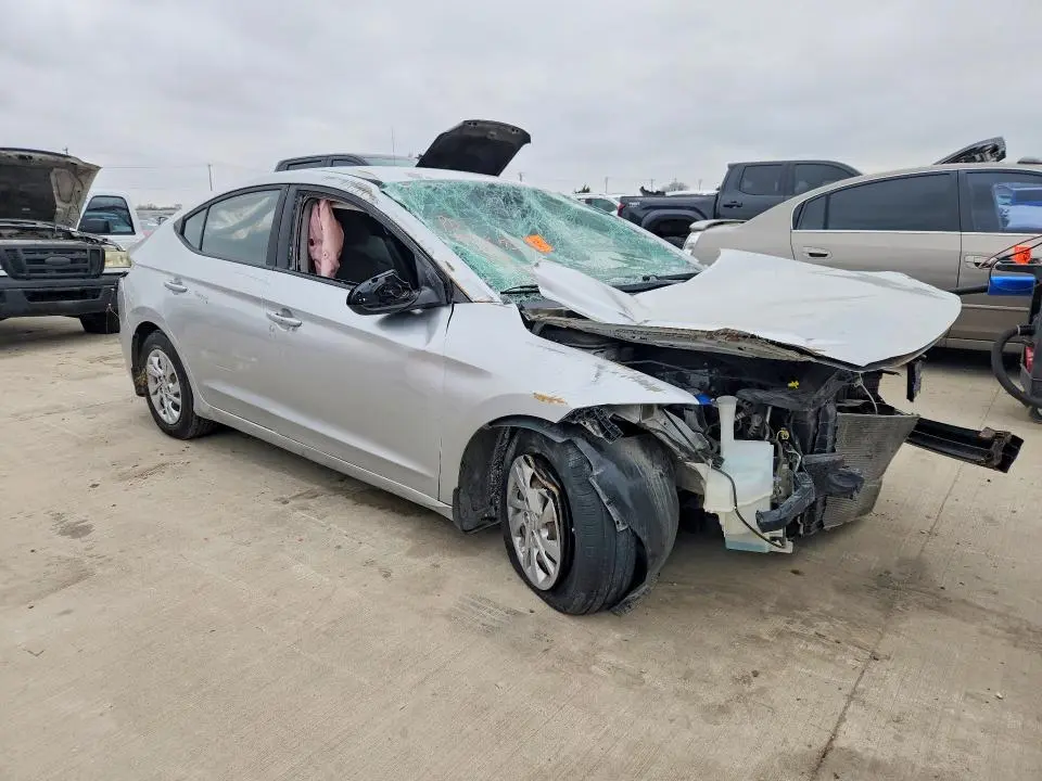 2018 HYUNDAI ELANTRA SE  
