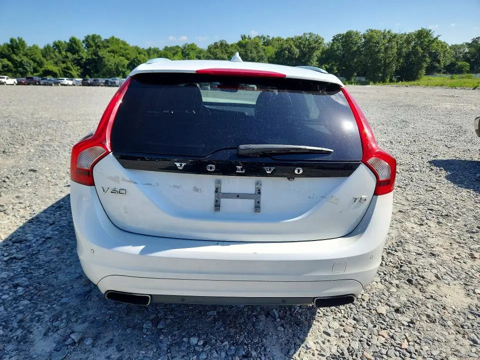 2017 VOLVO V60 T5 PREMIER  