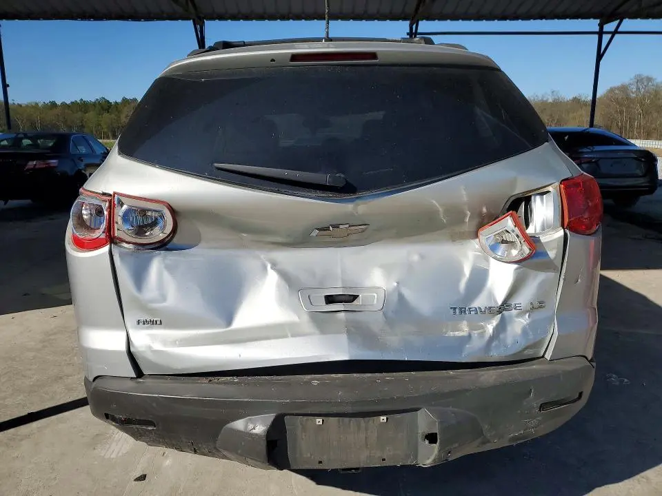 2011 CHEVROLET TRAVERSE LS  