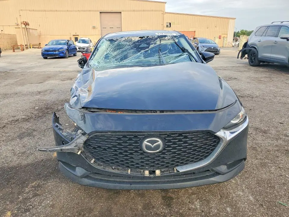 2024 MAZDA 3 PREFERRED  