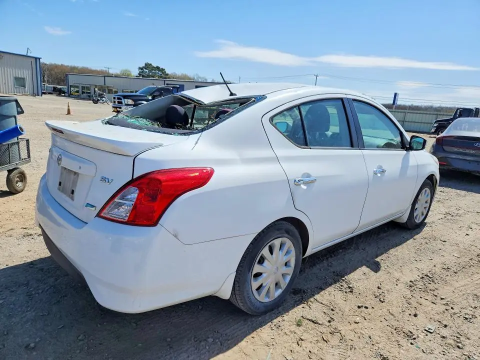 2015 NISSAN VERSA 1.6 SV  