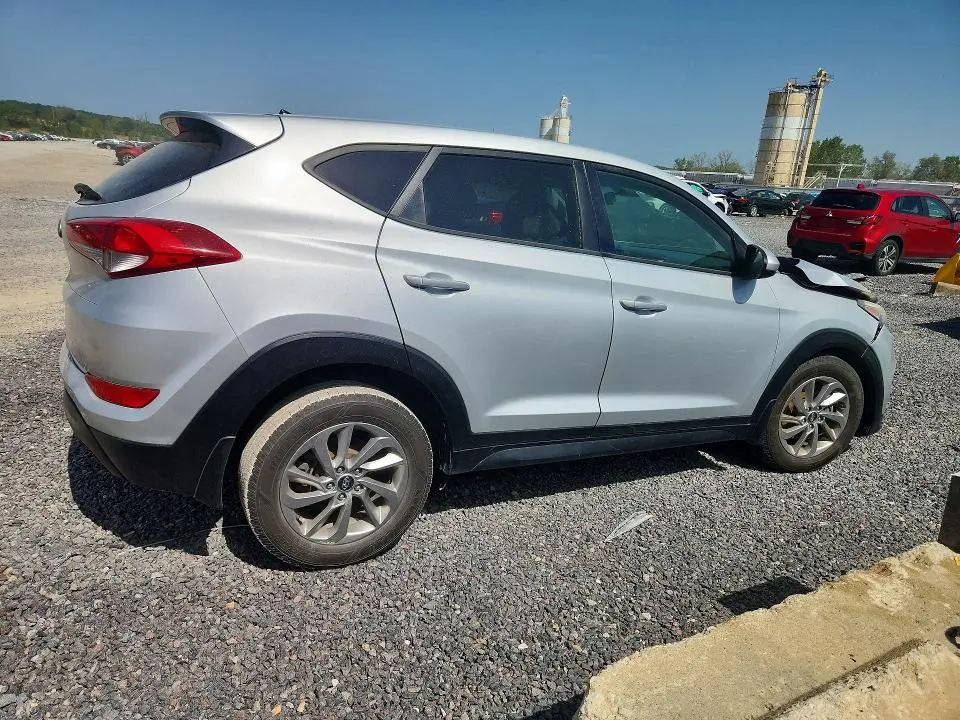 2018 HYUNDAI TUCSON SE  