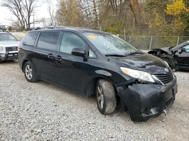 2011 TOYOTA SIENNA LE  