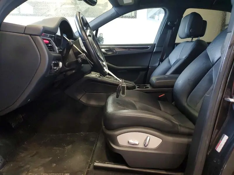 2018 PORSCHE MACAN   