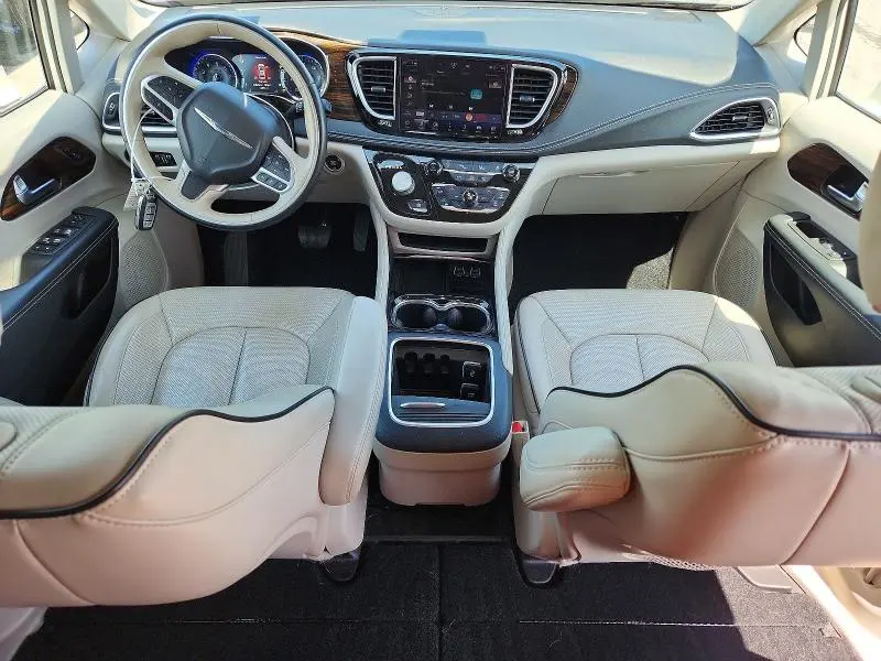 2021 CHRYSLER PACIFICA LIMITED  