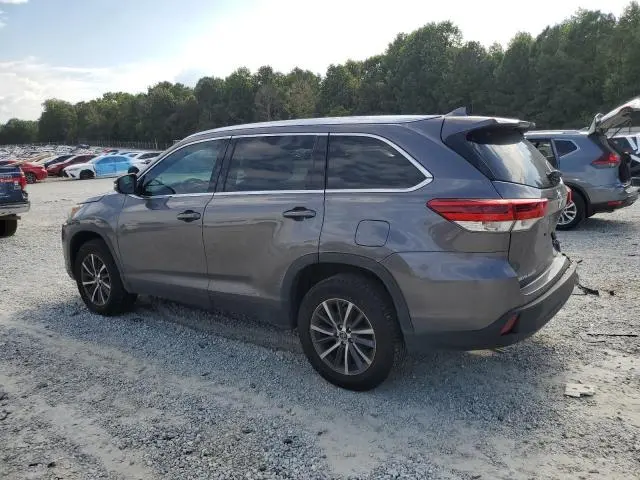 2019 TOYOTA HIGHLANDER SE  