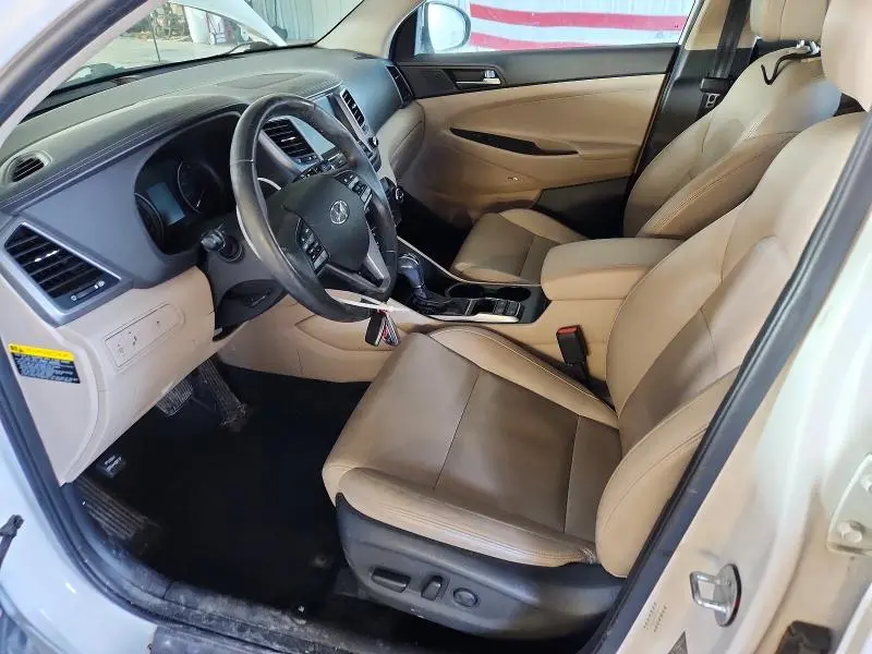 2017 HYUNDAI TUCSON SE PLUS  