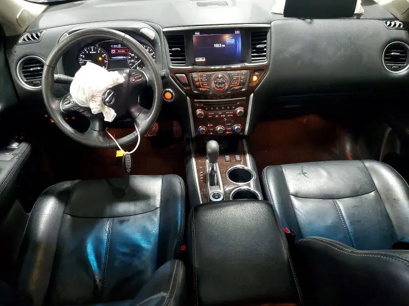 2016 NISSAN PATHFINDER SL  