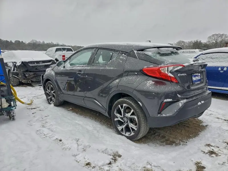 2022 TOYOTA C-HR XLE  