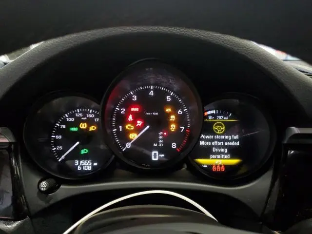 2023 PORSCHE MACAN BASE  