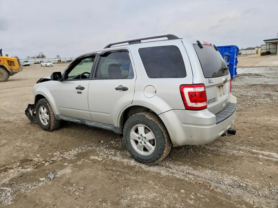 2010 FORD ESCAPE XLT  