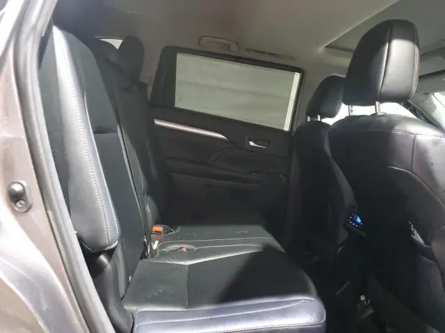 2016 TOYOTA HIGHLANDER XLE  