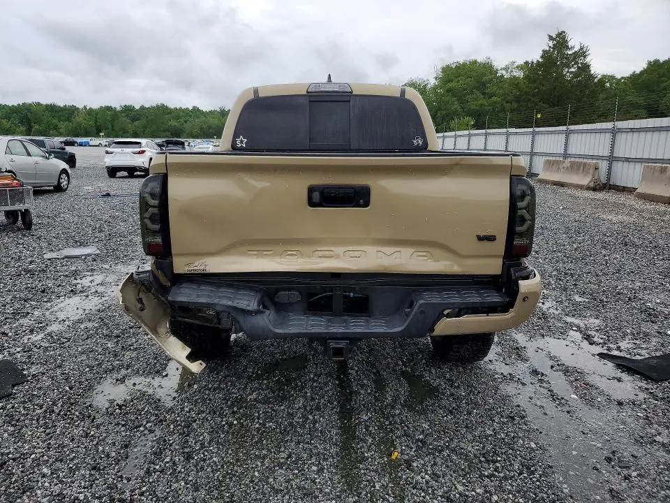 2018 TOYOTA TACOMA SR5 V6  