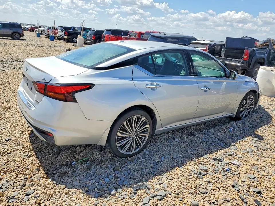 2023 NISSAN ALTIMA SL  