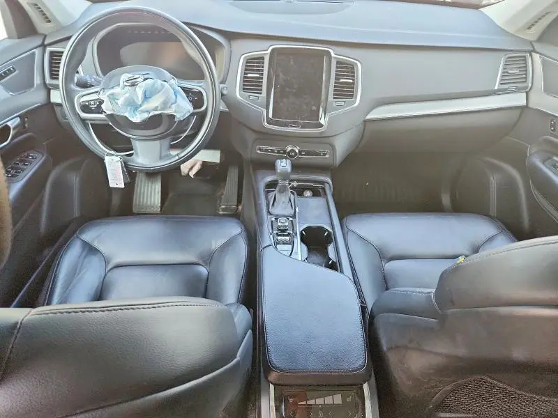 2021 VOLVO XC90 T5 MOMENTUM  