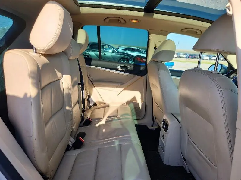 2013 VOLKSWAGEN TIGUAN S  