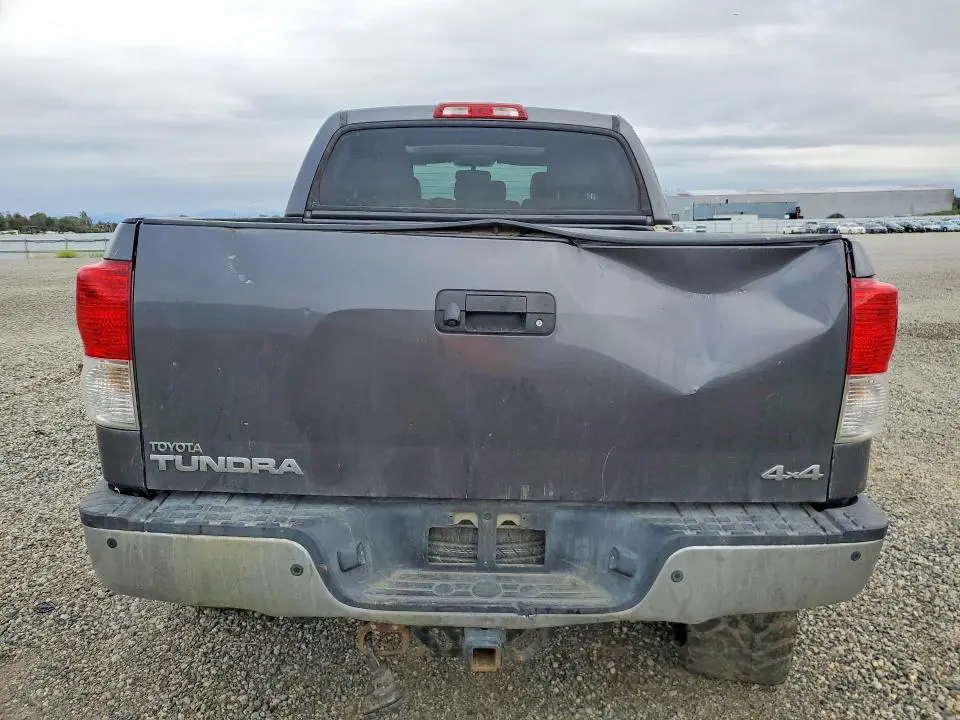 2013 TOYOTA TUNDRA PLATINUM  