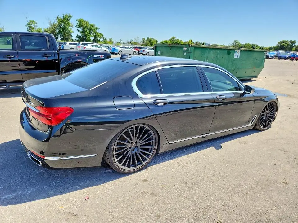 2016 BMW 750 XI  