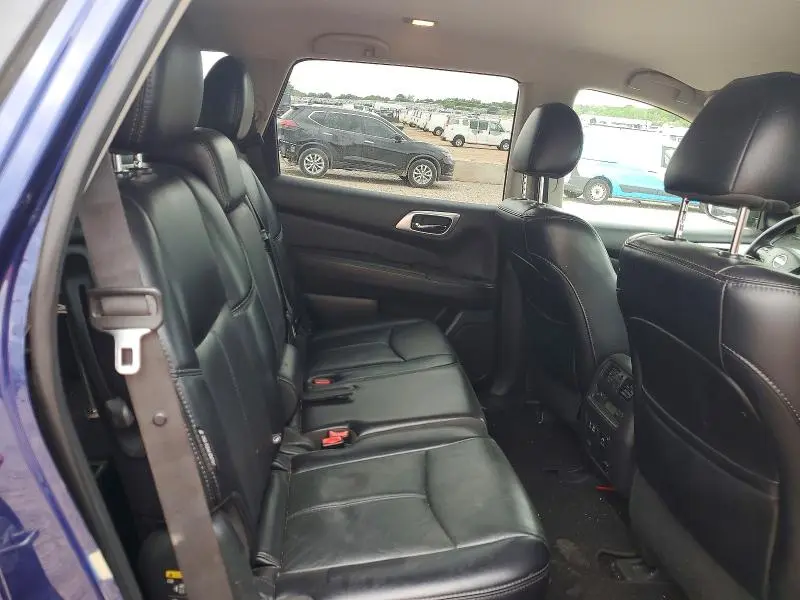2019 NISSAN PATHFINDER SL  