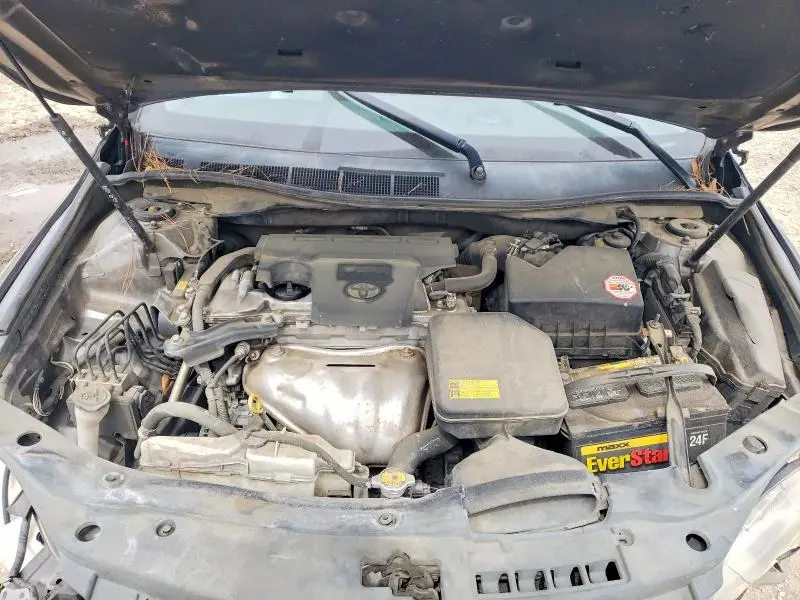 2015 TOYOTA CAMRY SE  
