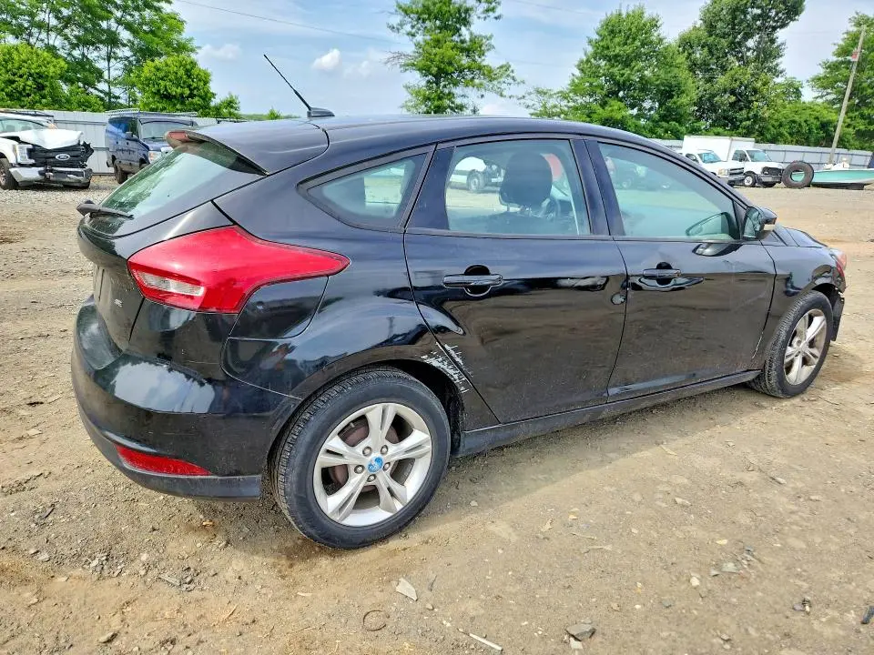 2017 FORD FOCUS SE  