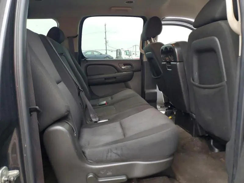 2010 CHEVROLET SUBURBAN C1500 LS  
