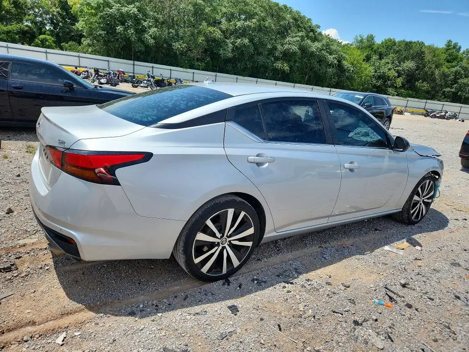 2020 NISSAN ALTIMA SR  