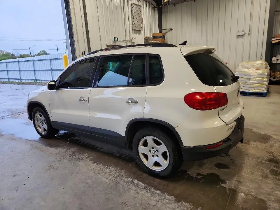 2013 VOLKSWAGEN TIGUAN S  