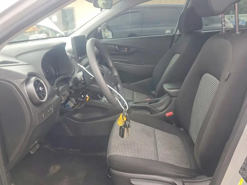 2022 HYUNDAI KONA SE  