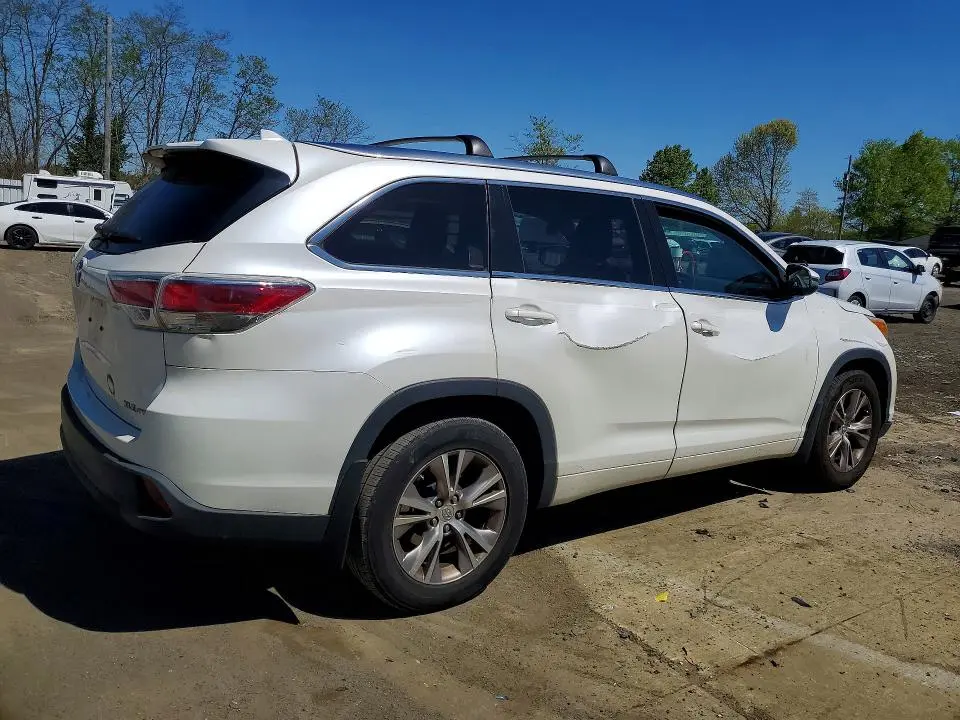 2015 TOYOTA HIGHLANDER XLE  