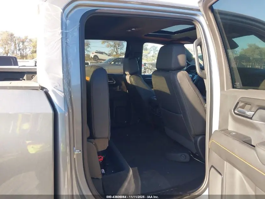 2024 GMC SIERRA 1500 4WD  SHORT BOX AT4