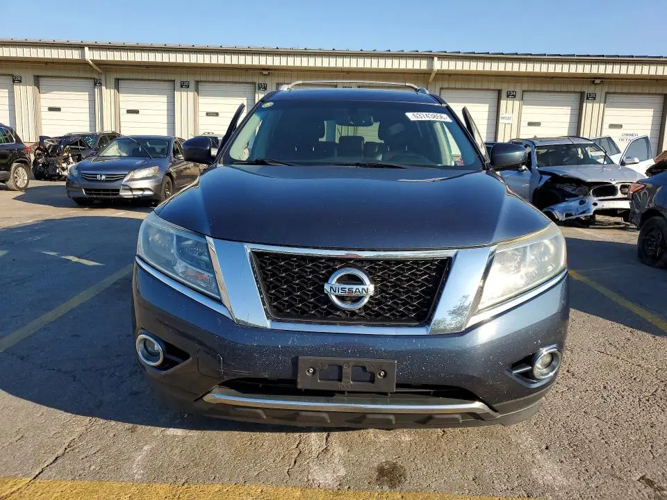 2016 NISSAN PATHFINDER SL  