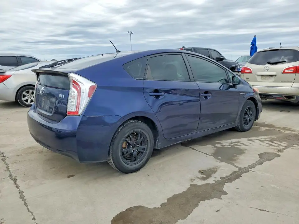 2015 TOYOTA PRIUS TWO  