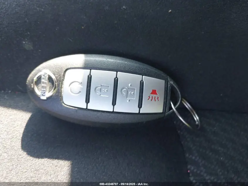 2015 NISSAN PATHFINDER SV