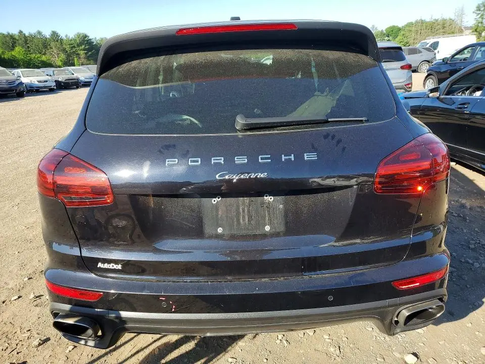 2016 PORSCHE CAYENNE   