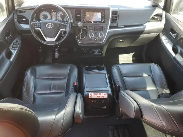 2020 TOYOTA SIENNA SE