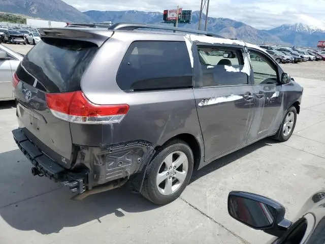2011 TOYOTA SIENNA LE  