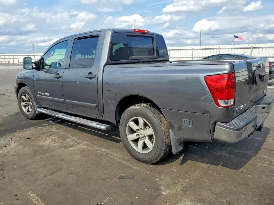 2010 NISSAN TITAN SE  