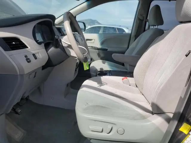 2011 TOYOTA SIENNA LE  