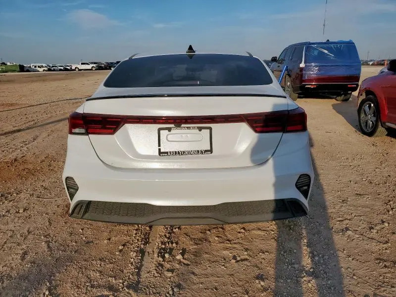 2023 KIA FORTE GT LINE  
