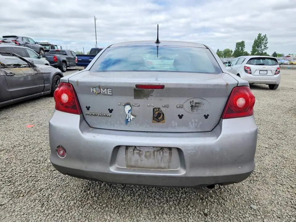 2013 DODGE AVENGER SE  