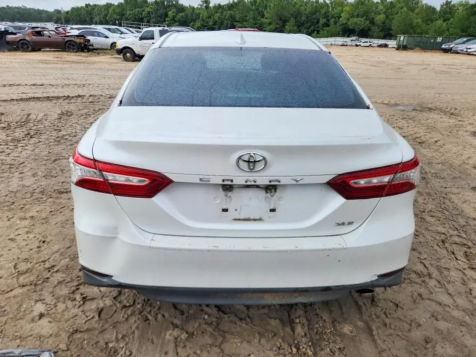 2019 TOYOTA CAMRY XLE  