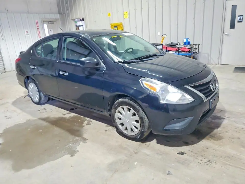 2018 NISSAN VERSA SV  