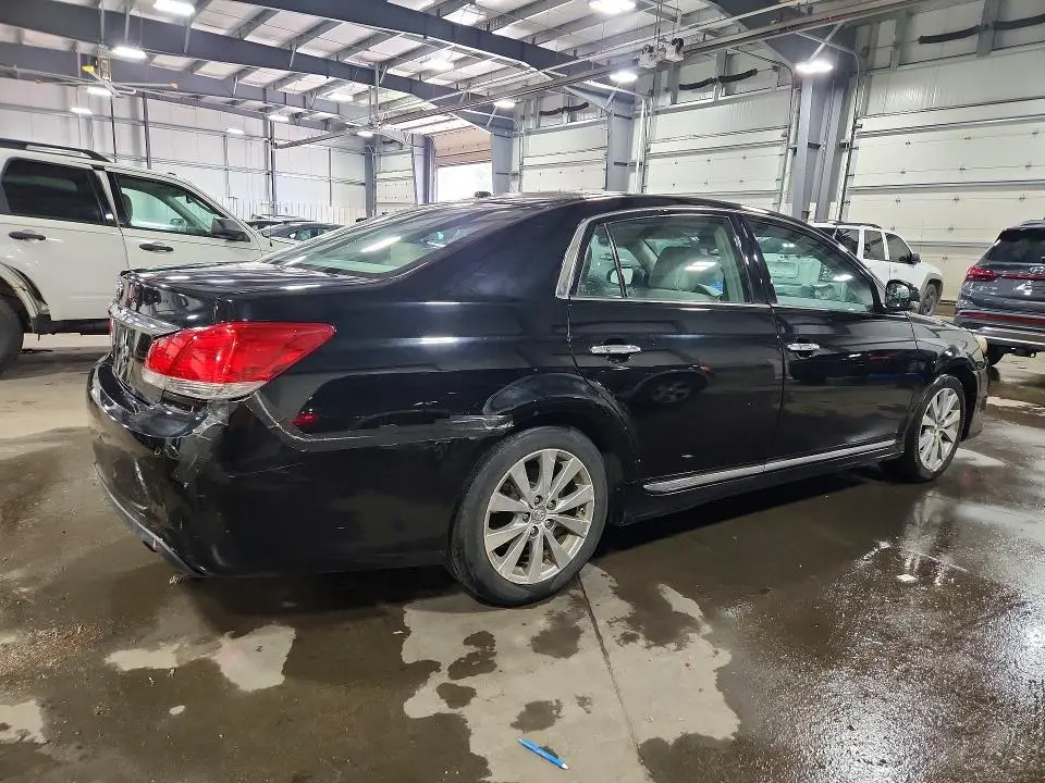 2011 TOYOTA AVALON LIMITED  
