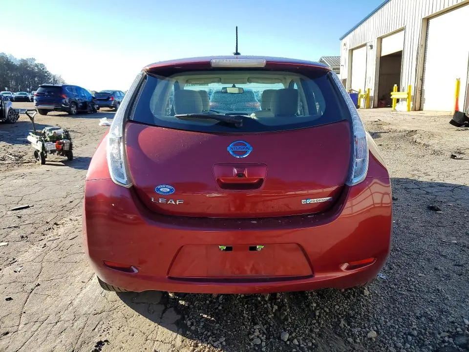 2015 NISSAN LEAF SV  