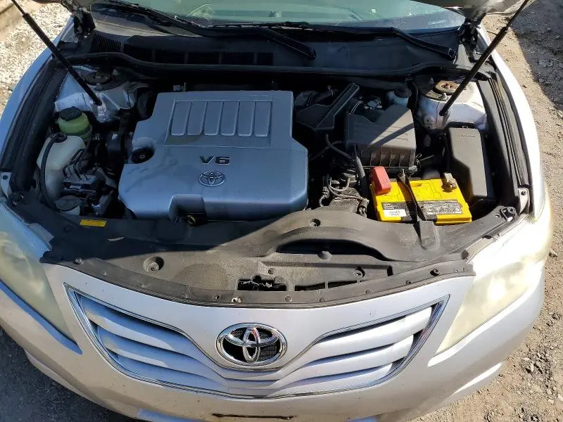 2010 TOYOTA CAMRY LE V6  