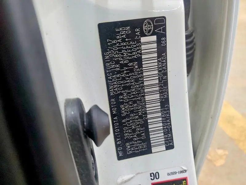 2017 TOYOTA COROLLA LE  