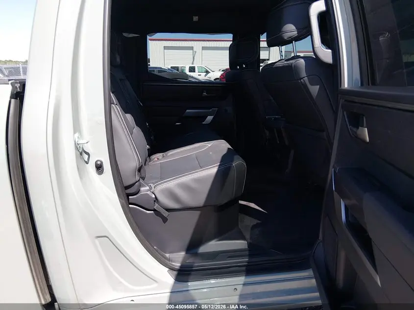 2026 TOYOTA TUNDRA SR5 CREWMAX 5.5' BED