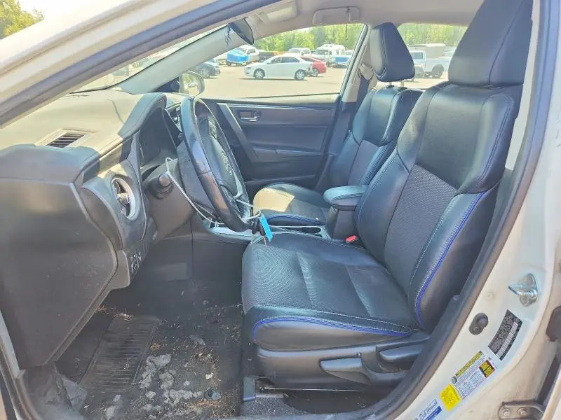 2017 TOYOTA COROLLA SE  